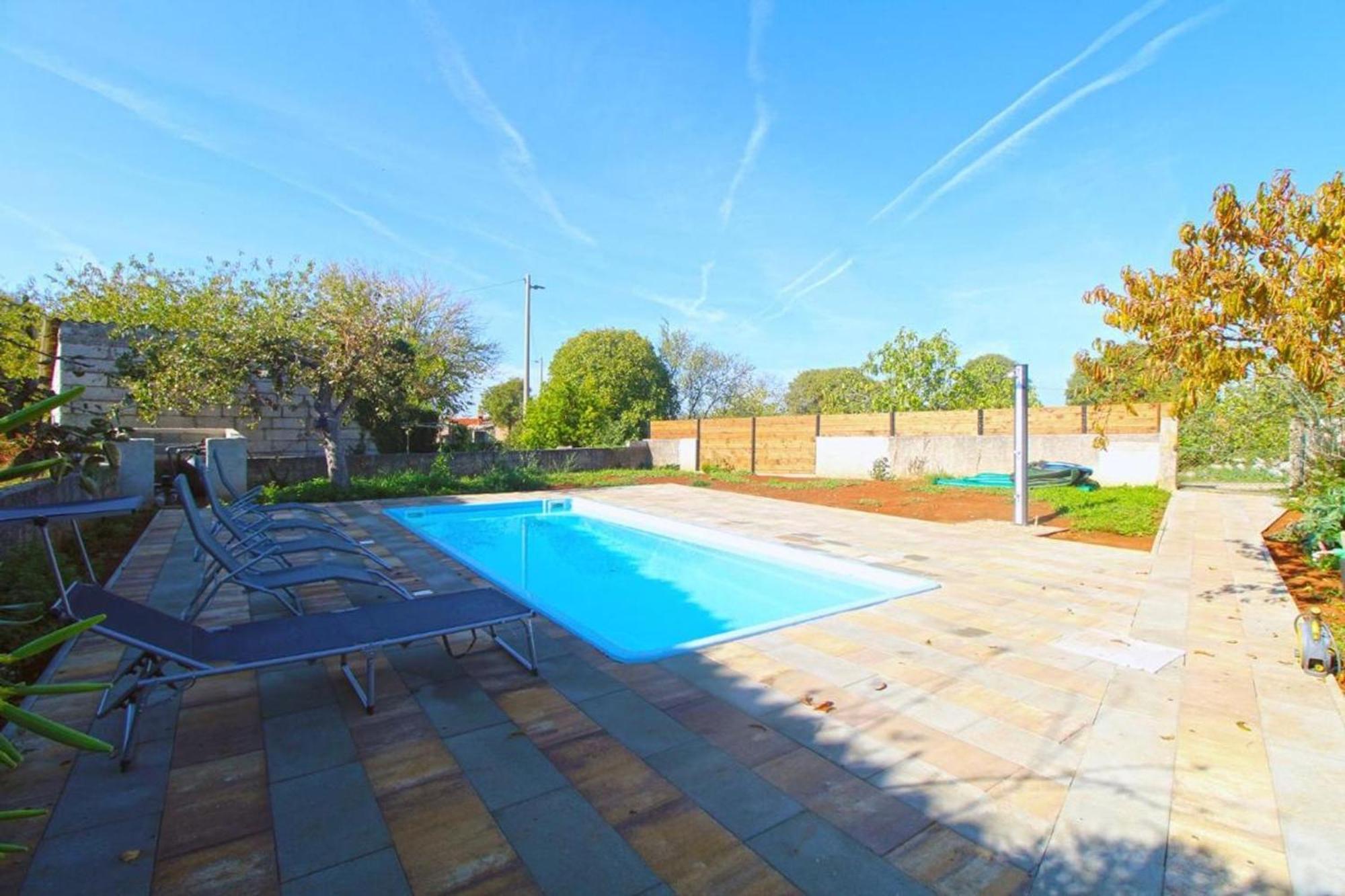 Comfortable With Pool And Garden Сasa de vacaciones Valtura